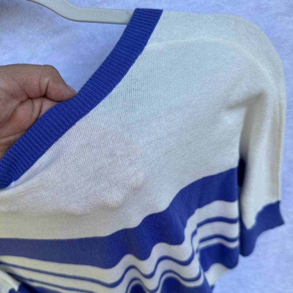 GAP Blue and White Striped Top - Picture 6 of 9